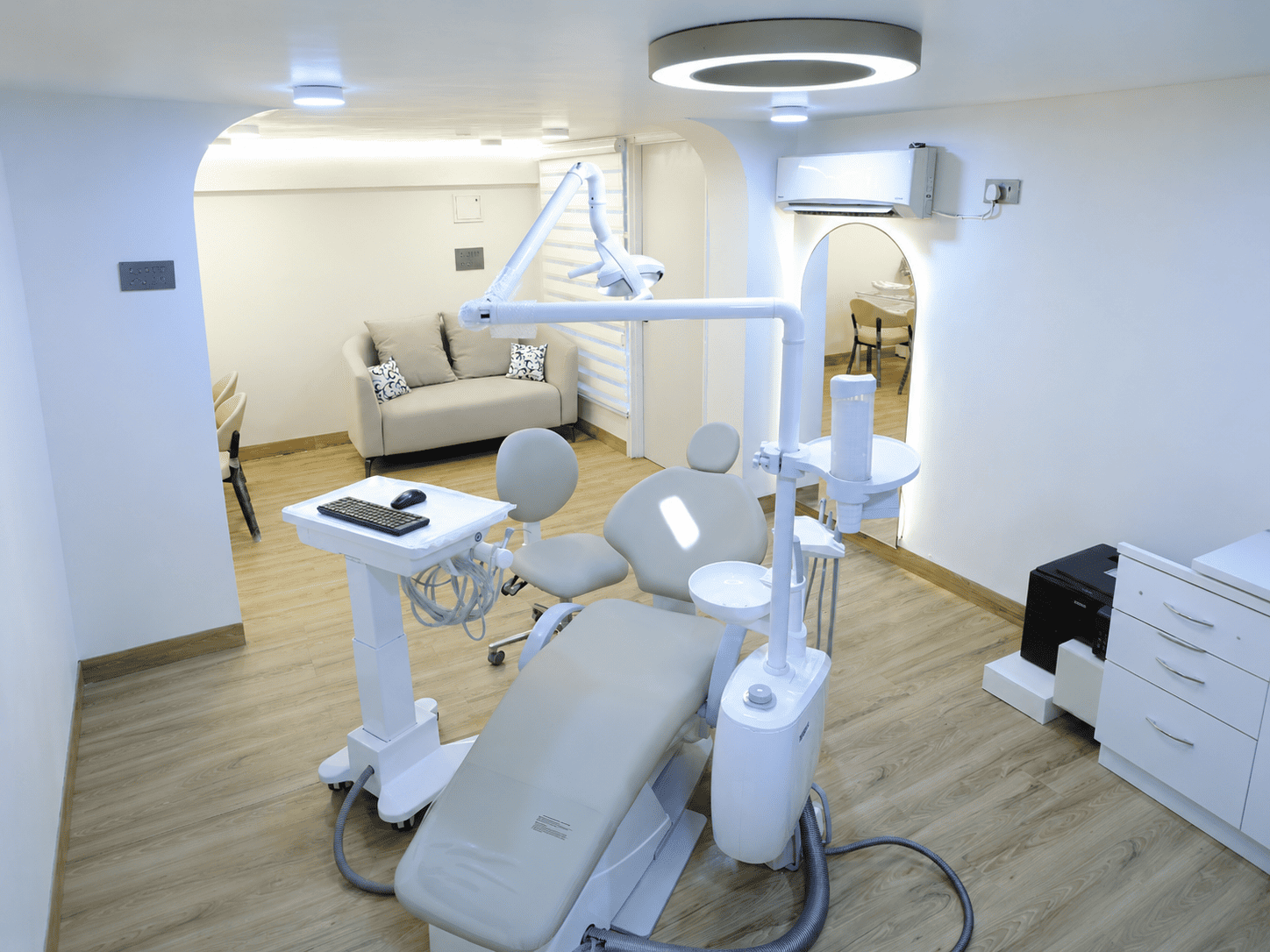 Smilux modern dental treatment room